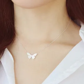1Pc 2016 New Lovely Gold Silver Plated Butterfly Necklace for Women Simple Insect Women Long Necklace Butterfly Party Gifts