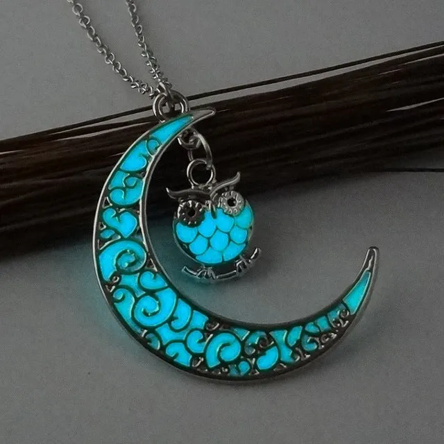 2019 Moon Glowing Necklace Gem Charm Jewelry Silver Plated Women Halloween Pendant Hollow Luminous Stone Pendant Necklace Gifts