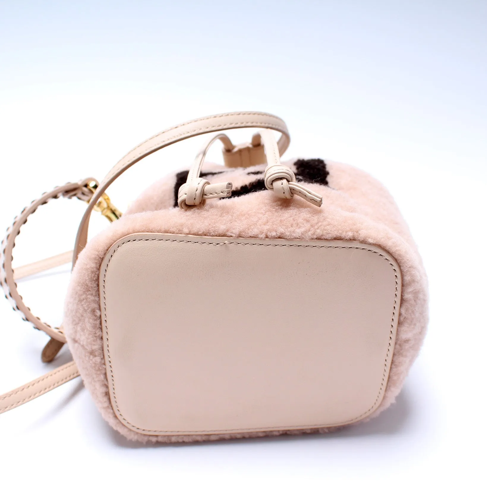 8BS010 Mini Mon Tresor Bucket FF Shearling